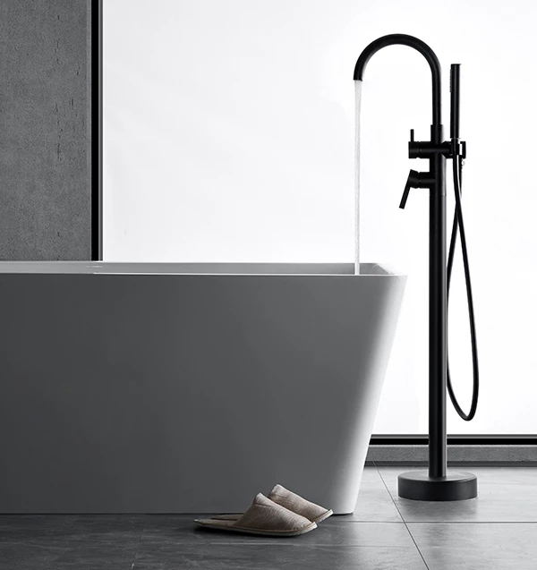 black bathtub faucet